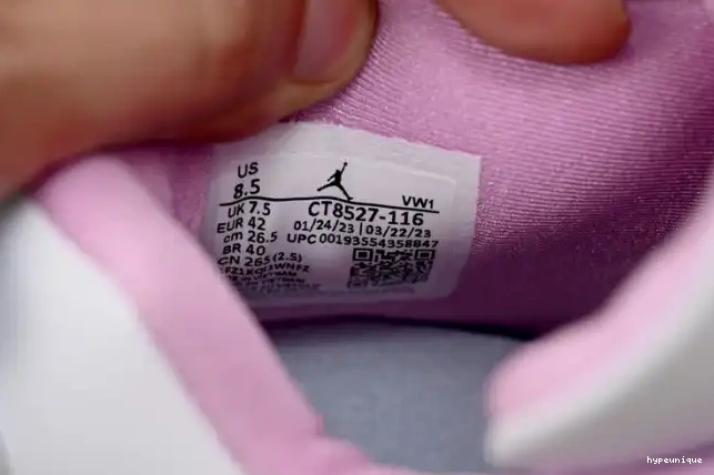 HYPE CT8527-116 4 Jordan White Retro Pink 0514